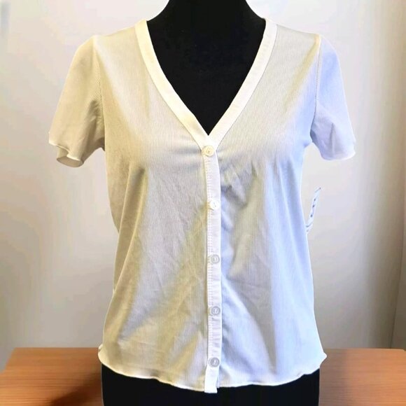 5B Style White Ribbed Button Knit Top (M) - Picture 1 of 13